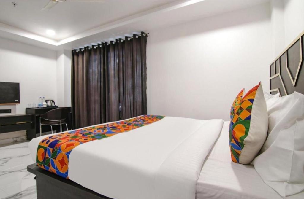 Hotel Grey Sky New Delhi Eksteriør billede